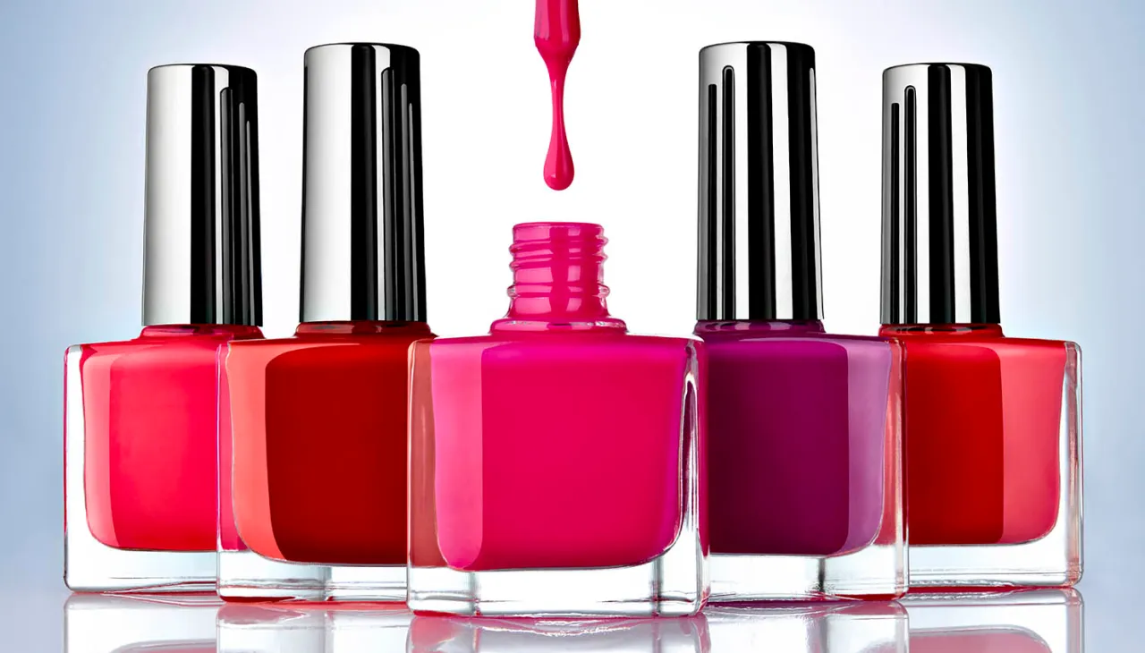 Swiss Beauty Intense Pigmentation Long-Stay Stunning Nail Polish: A Game-Changer in Nail Care