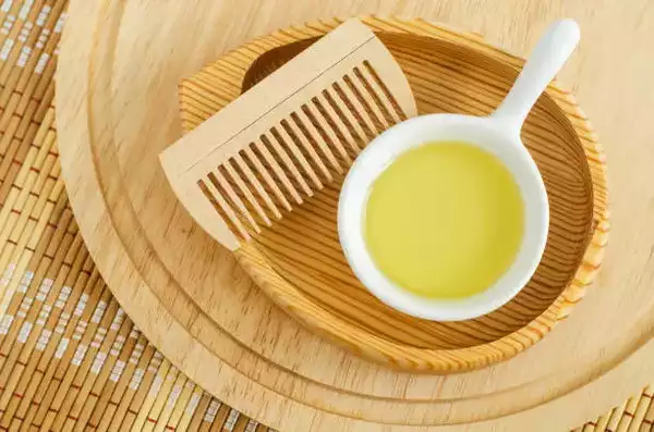 How to Use Castor Oil to Increase Hair Growth and Volume